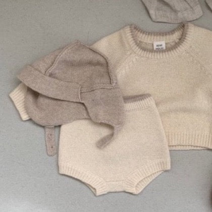 Knitted Bonnet (Two Colours)