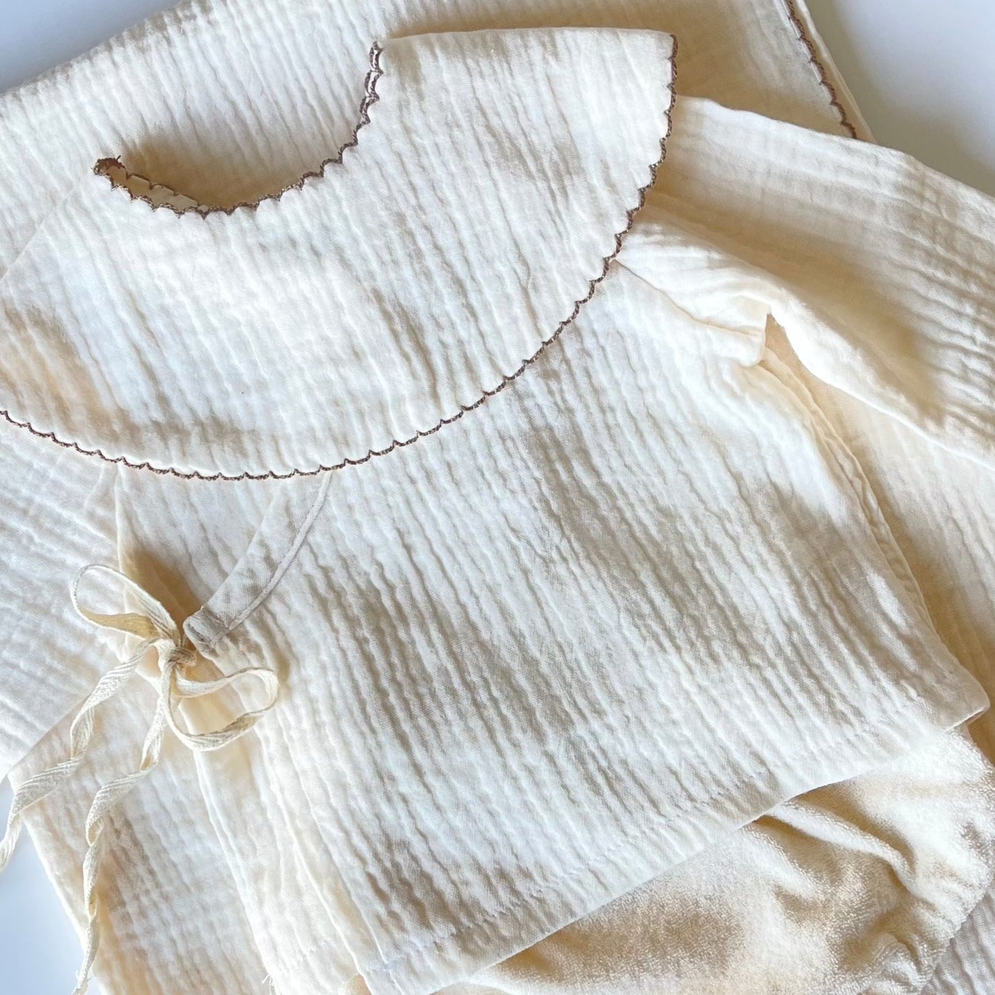Newborn outfit + Blanket Set (Cream)