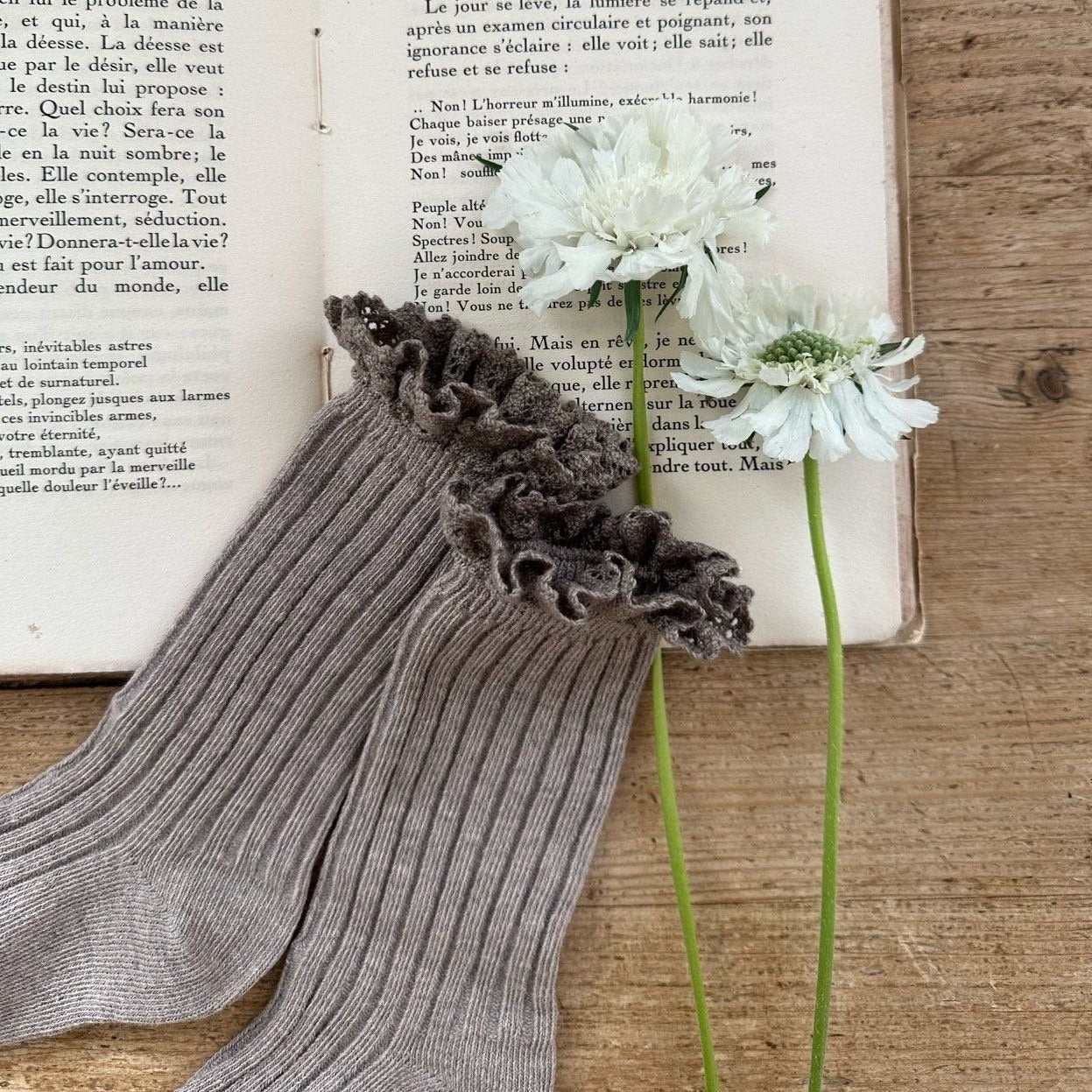 Lace Knee High Socks (Two Colours)