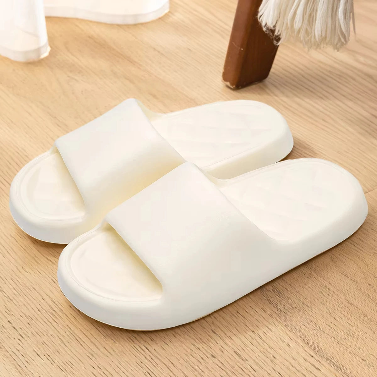 Summer solid color women's home slippers, men's EVA slippers, comfortable and fashionable, suitable for home vacation couples