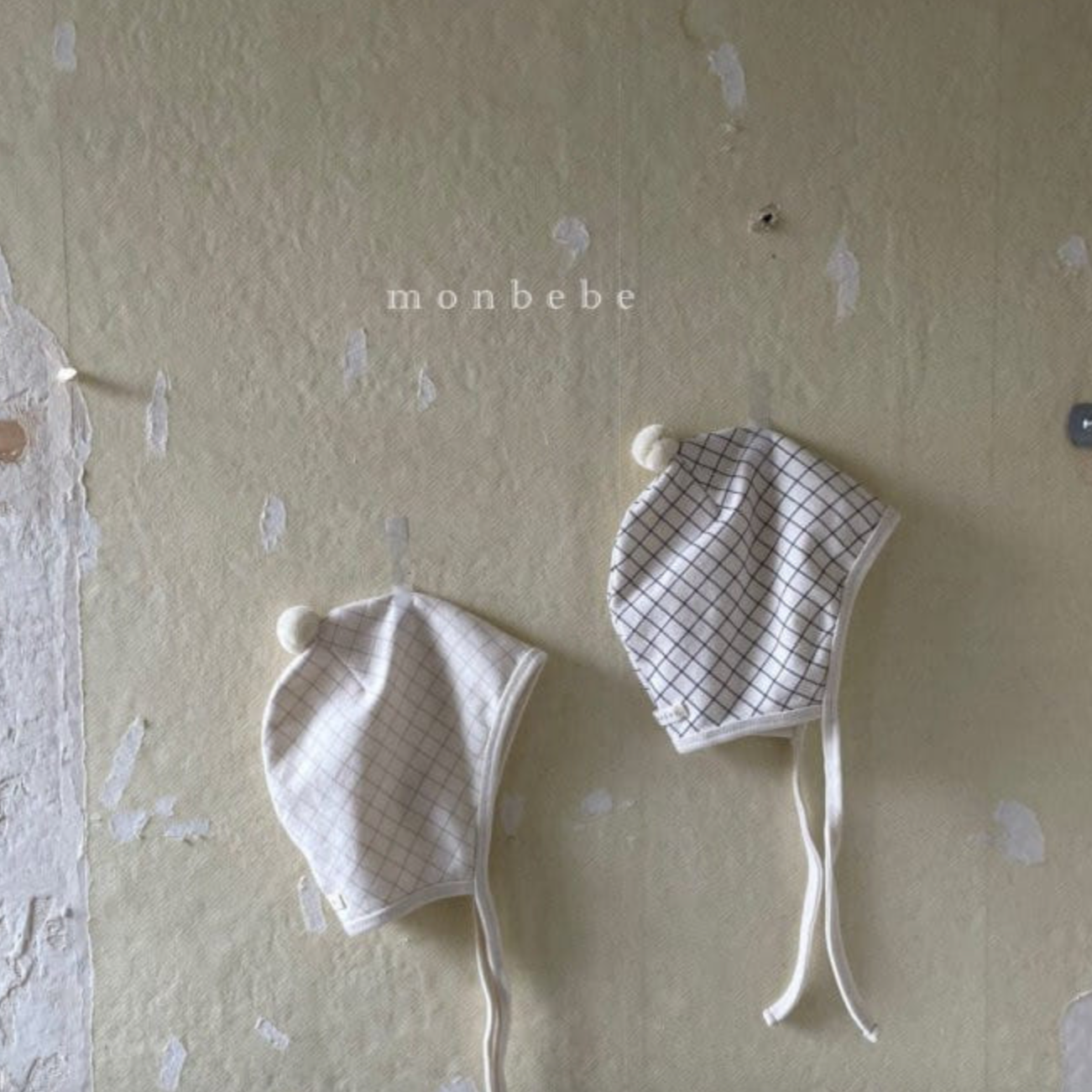 Newborn Bodysuit + Bonnet Set (Black Check)