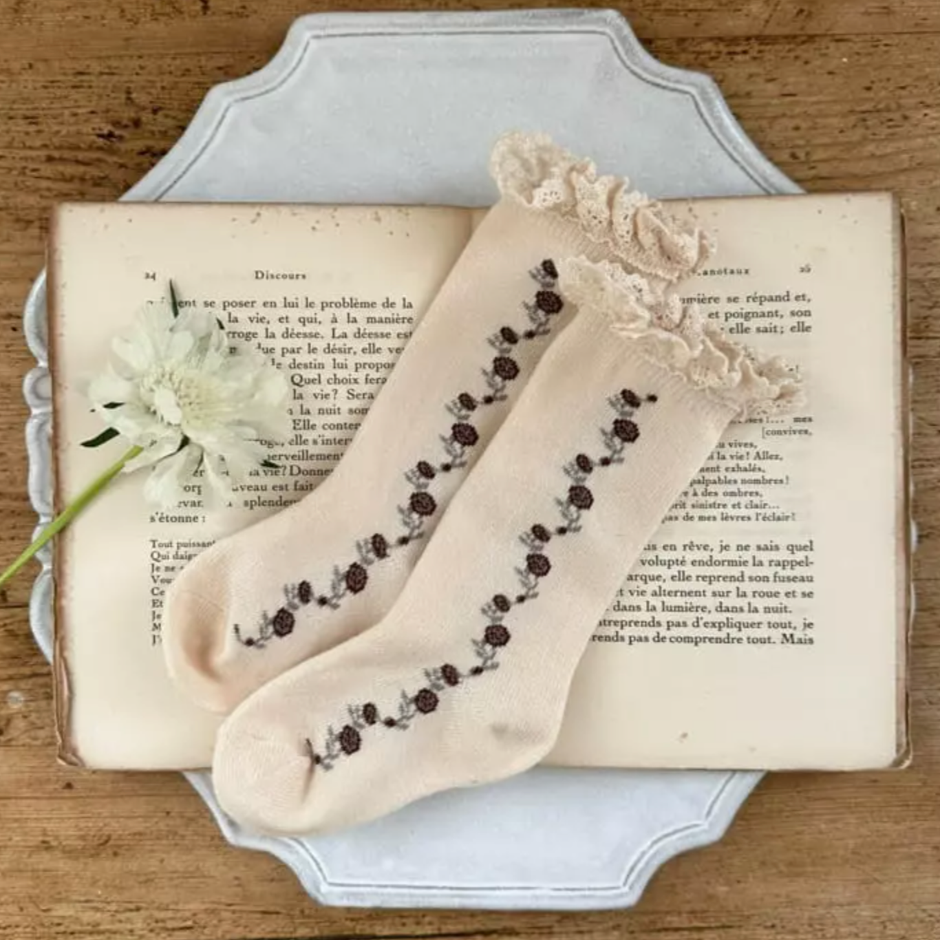 Lace Knee High Socks (Two Colours)