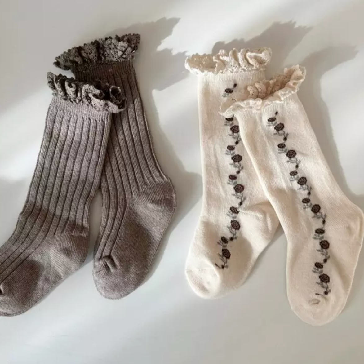 Lace Knee High Socks (Two Colours)