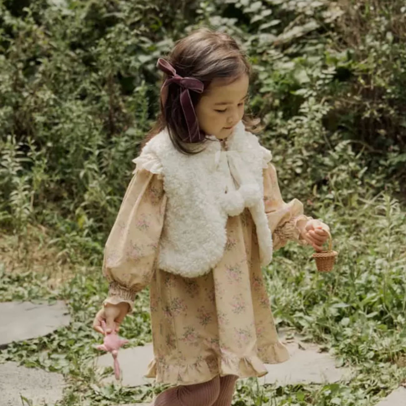 Cloud Pompom Gilet (Ivory)