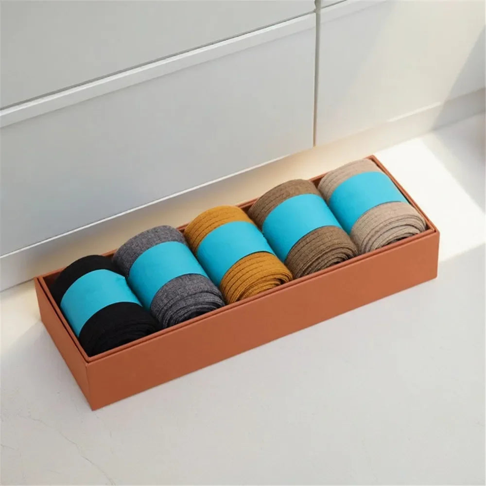 Cashmere Socks For Men and Women, Autumn And Winter Warm and Piled Socks Knitted Mid-Tube Socks One Box