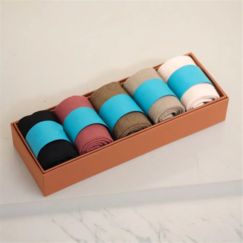 Cashmere Socks For Men and Women, Autumn And Winter Warm and Piled Socks Knitted Mid-Tube Socks One Box